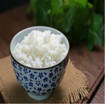 Cơm nấu từ gạo Phú Mỹ